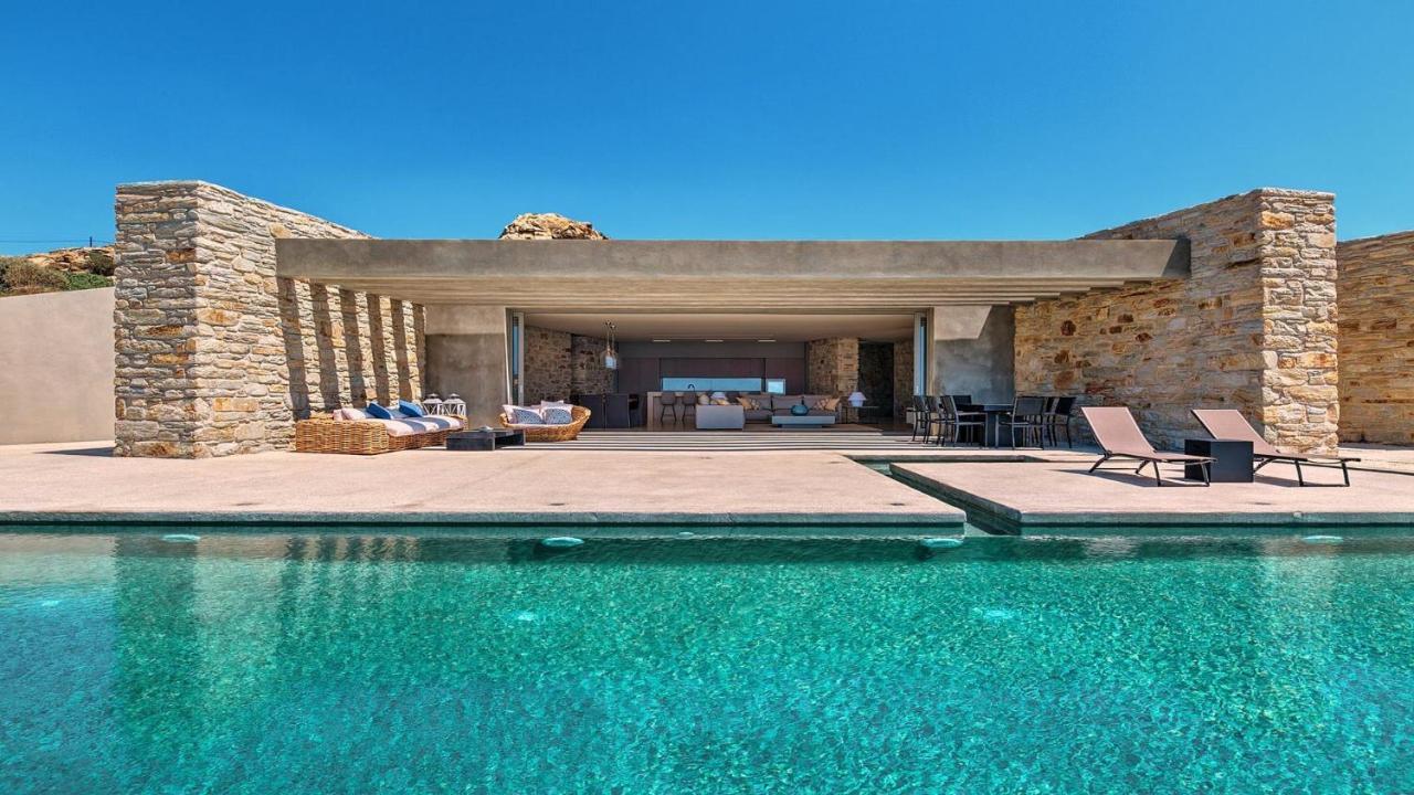 Private 4 Bedroom Luxury Peaceful Mylo Villa W 2 Pools Close To Mylpotas Beach Mylopotas Exterior photo